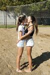 Gina Gerson & Talia Mint - Seks w ogrodzie