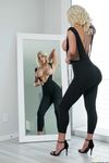 Nicolette Shea - Escort mama