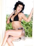Nikki Rider w seksownym bikini