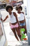 Daizy Cooper to Noemie Bilas jako gloryholeban