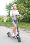 Bimbi z małymi cyckami milf