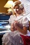 Molly Bennett i nauczyciel gry na pianinie