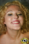 Shirley Dimples w otworze ssącym