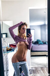 Natalie Knight, bardzo seksowna blondynka