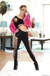Kimberly Chi - wytatuowana suka