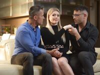 Blondynka nimfomanka Georgia Koneva hard fucked mmf trójkąt