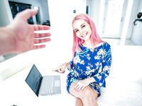 Pink-hair Dojrzałe dziewczyna Aaliyah Miłość dostaje fajną dawkę w punkcie widzenia