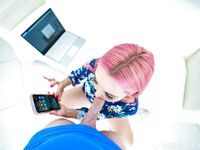 Pink-hair Dojrzałe dziewczyna Aaliyah Miłość dostaje fajną dawkę w punkcie widzenia