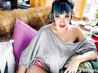 Short- haired milf Little Puck 's przycinane cipki jest ciężko przejebane