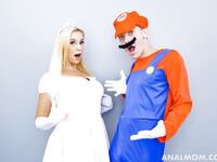 Anal- kochająca mama Sophia Zachód zostaje zerżnięty mocno w łóżku