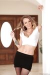 Natasha Starr z oszałamiającym euro mamuśki rozbieranie kamery z Tony Martinez