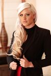Blondynka Holly serce ssie duży i zostaje przejebane podczas jej rogaty mąż ogląda