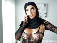 Oficjalna jedyna pieprzona arabska dziura w jej bieliźnie