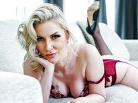Blondynka dojrzałe Sydney Paige fucked w dupę od jego pasierb