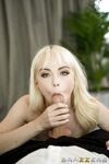 Lilly Bell uwodzi kamerę swoim młodym ciałem, zanim rucha się z jej twardą keiran lee