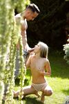 Cienki rosyjski gina gerson analnie fucked na otwartym polu z raul costa