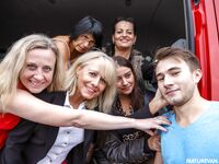Nimphoman majestatyczny grupa ciężko fucked w samochodzie pił koko blondynka i renate