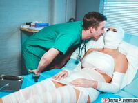 Jasmine Jae - Duży męski członek doktora