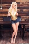Elsa Jean - Seksowna blond nastolatka