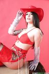 Gina Valentina jako kowbojka