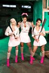 Bridgette B, Gina Valentina i Skylar Vox oblizują usta