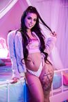 Gina Valentina, miłośniczka búja