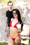 Gina Valentina i wytatuowany facet