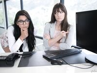 Alison Rey i Gina Valentina przy pracy