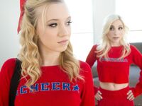 Piper Perri i Bailey Brooke są szkolnymi kotkami
