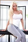 Nicolette Shea podstępna masażystka milf