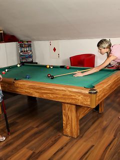 Gina Gerson & Lilu Moon - Seks na stole bilardowym