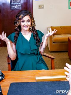 Wavyhair dojrzała Harper Madison biuro fuck przygody