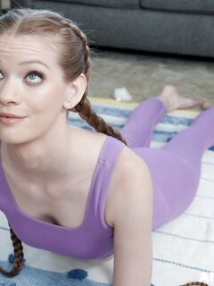 Thin yoga myIf Erin Everheart ssie i dostaje kutasa w dupę