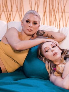 Kenzie Taylor i Lily Larimar lubią lizać sobie nawzajem cipki do golenia