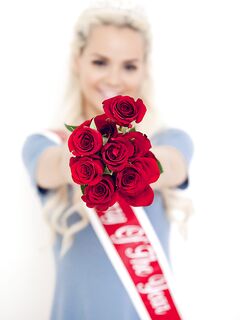 Elsa Jean - Seksowna młoda nastolatka