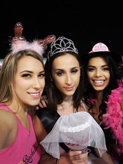Ashley Adams i Gina Valentina pieprzą się razem